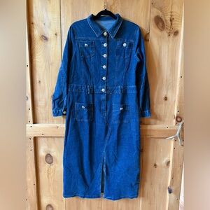 Woman’s denim dress size XL